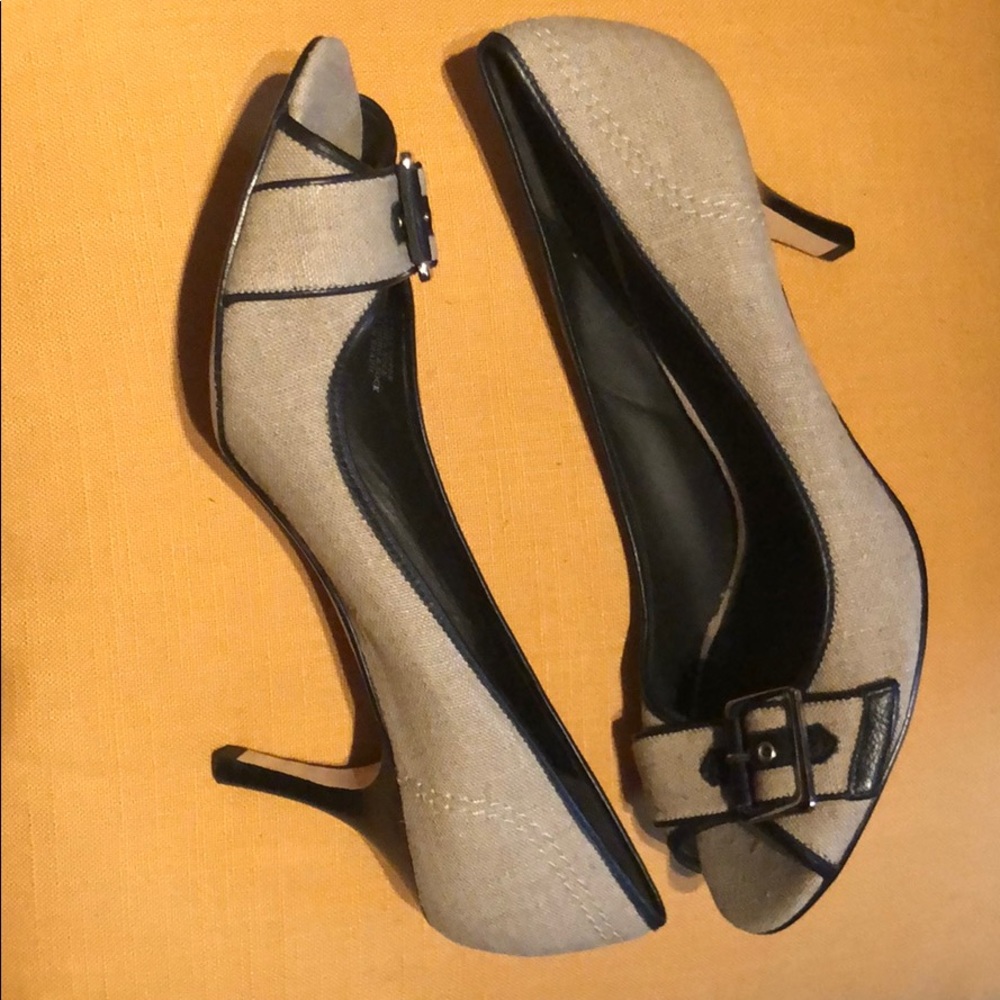 Never worn Banana Republic Canvas Tweed Heels - Picture 3 of 11